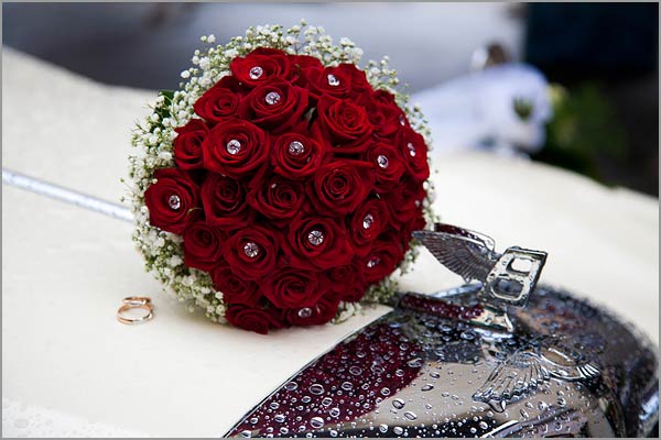 red-passion-roses-bridal-bouquet